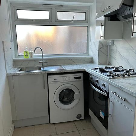Cozy Room For Single Use لندن المظهر الخارجي الصورة
